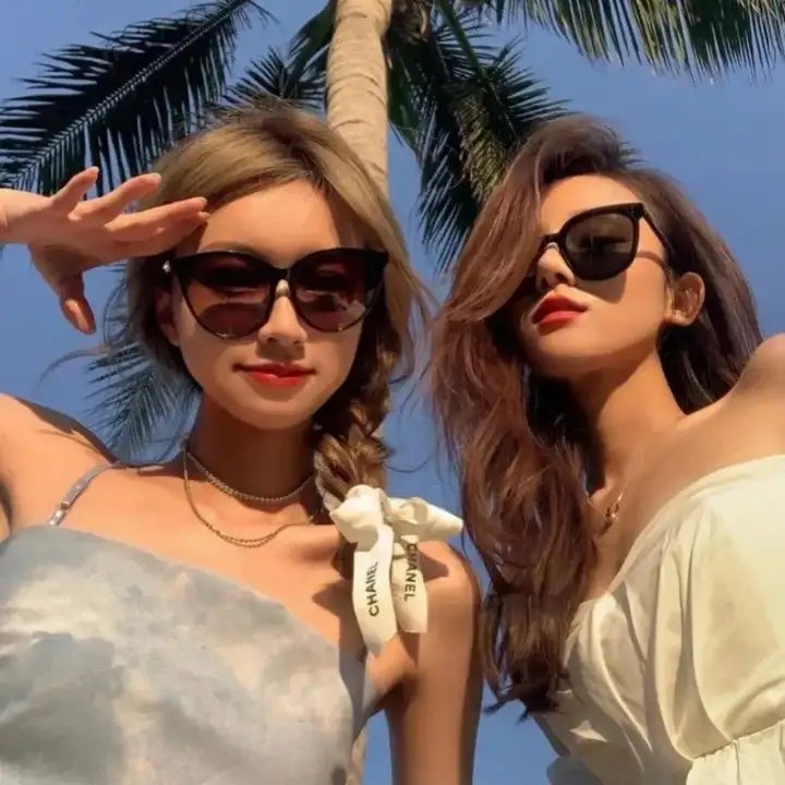 隔壁的吸血鬼美眉